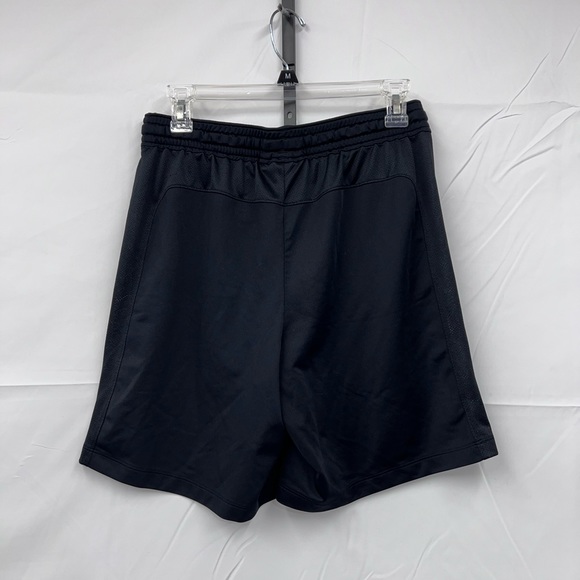 Under Armour Woven Training Shorts - Picture 2 of 3